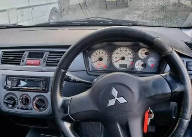 Mitsubishi Lancer