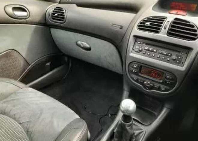 Peugeot 206