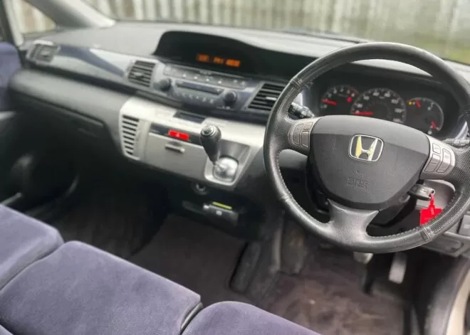 Honda FR-V